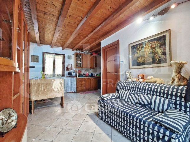 Rustico/casale in residenziale in Borgo Paradiso 6