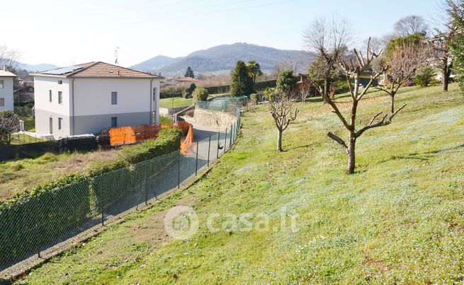 Terreno edificabile in residenziale in Via Solatia 1