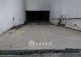 Box/posto auto in residenziale in Via della Magliana