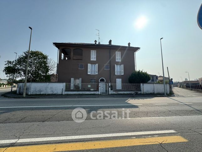 Appartamento in residenziale in Via Trino 37