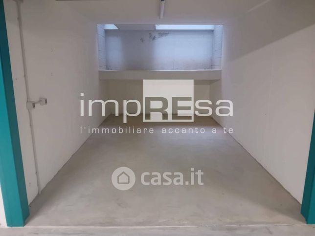Box/posto auto in residenziale in