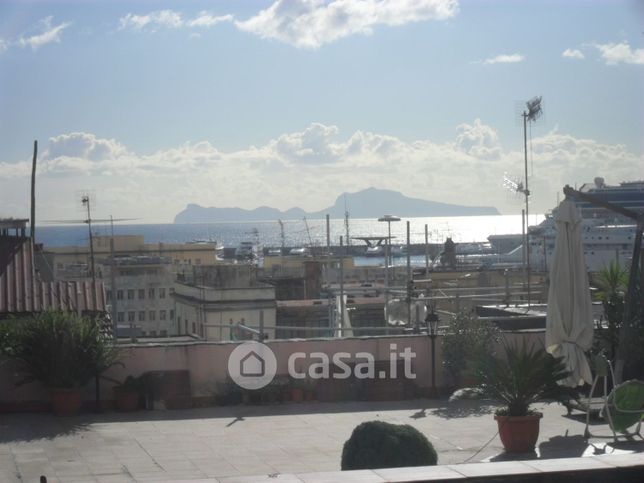 Attico/mansarda in residenziale in Piazza Nicola Amore 6