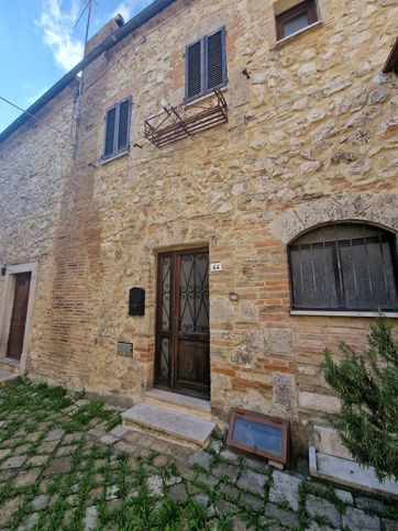 Casa bi/trifamiliare in residenziale in Via Camillo Benso Conte di Cavour