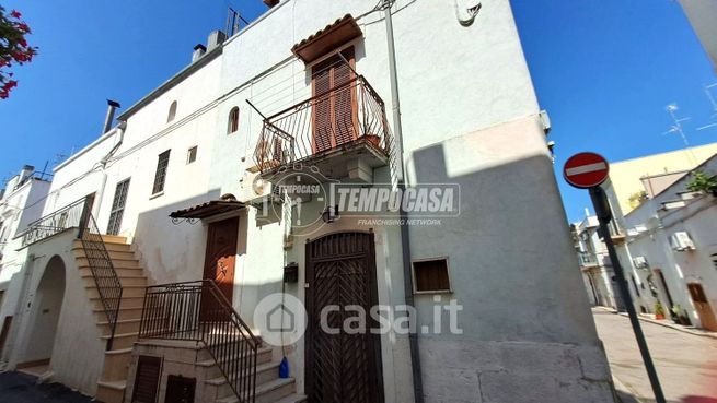 Casa indipendente in residenziale in Via Cesare Battisti 48