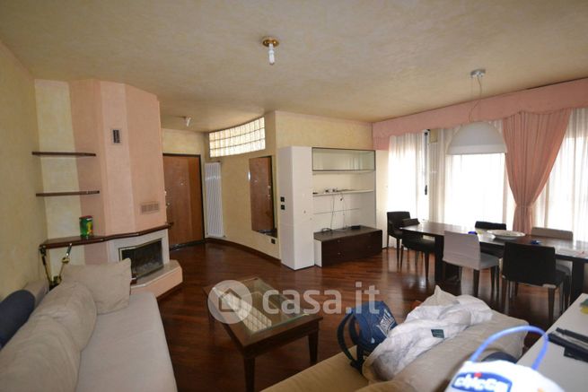 Appartamento in residenziale in Via Muzzinello