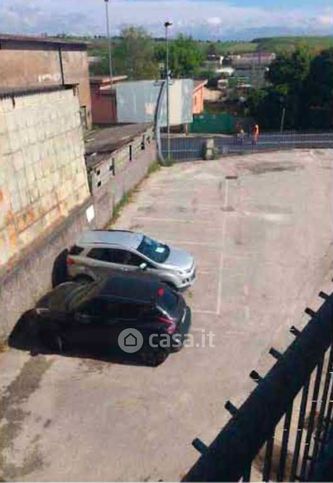Box/posto auto in residenziale in Via dell'Industria