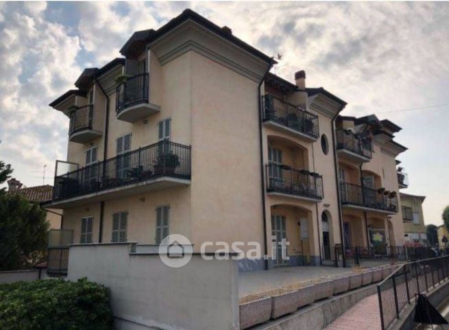 Appartamento in residenziale in Via Roma 3 A