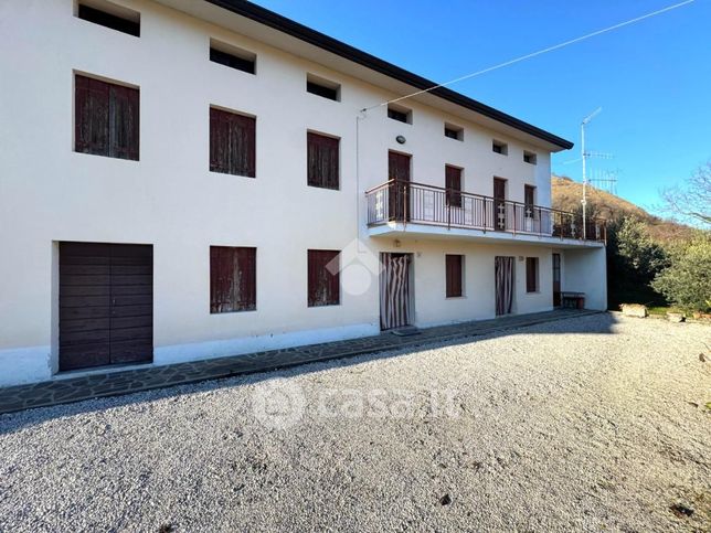 Casa bi/trifamiliare in residenziale in Via Tobero 25