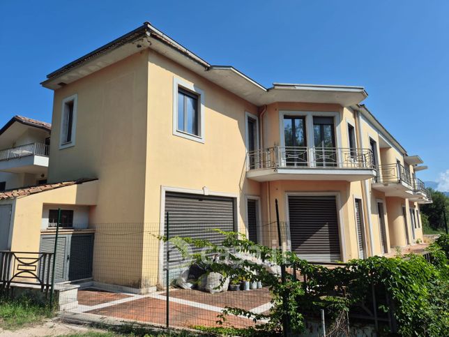Ufficio in commerciale in SR214