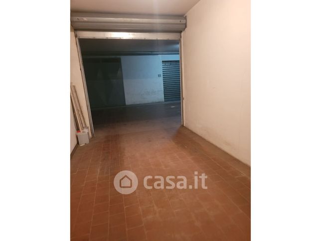 Box/posto auto in residenziale in Via Imperatore Federico
