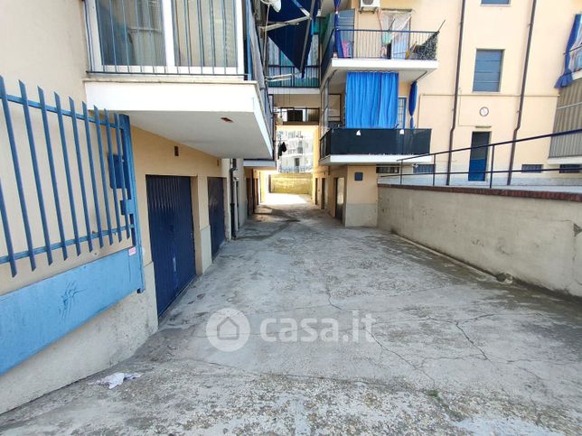Box/posto auto in residenziale in Via Torino 46 -56