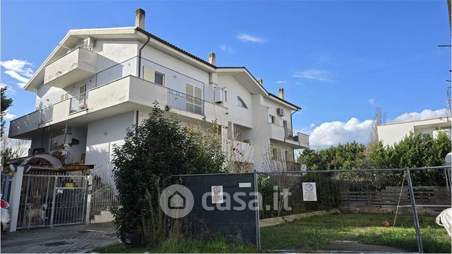 Appartamento in residenziale in Via Trigno 3