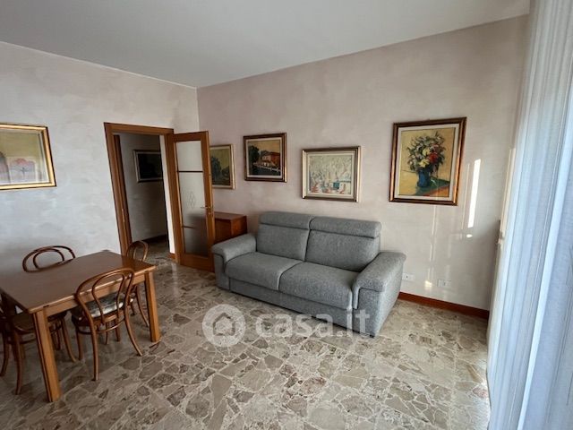 Appartamento in residenziale in Via Resegone 3