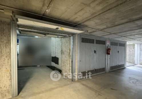 Box/posto auto in residenziale in Via Vimercate