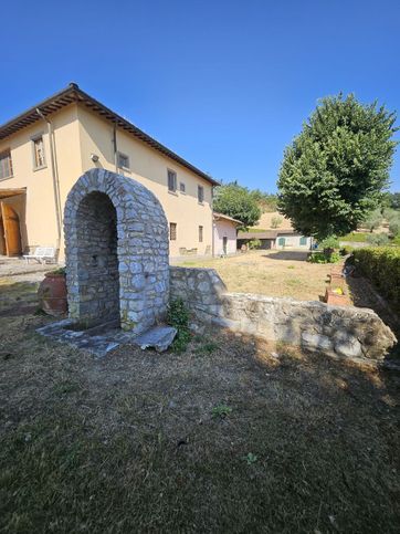 Villa in residenziale in Via Carmignanese