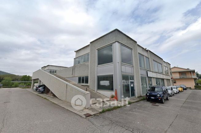 Capannone in commerciale in Viale Raffaele de Cesare
