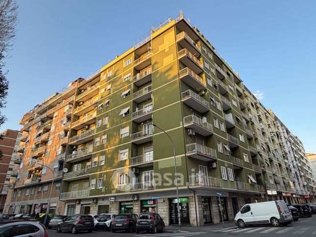 Negozio/locale commerciale in commerciale in Via Damiano Macaluso 41