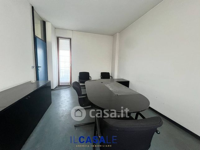 Ufficio in commerciale in Piazza San Francesco D'Assisi