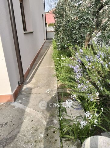 Villa in residenziale in Via Francesca Sud Uggia 75