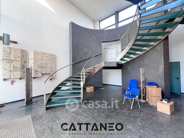 Ufficio in commerciale in Quartiere PrÃ¨