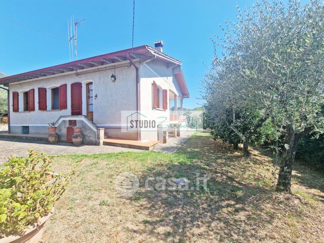 Villa in residenziale in Via Gattarella 156