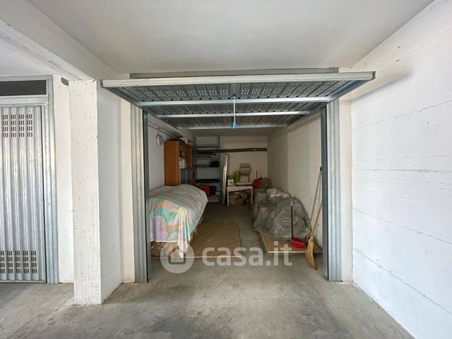 Garage/posto auto in residenziale in Via Piave