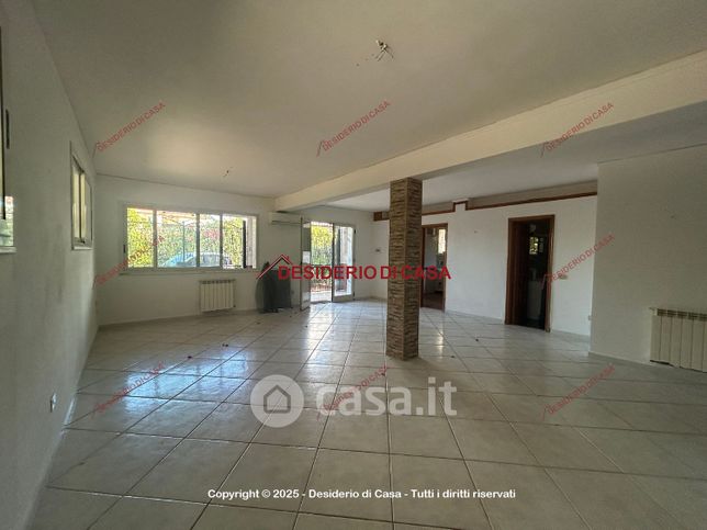 Casa bi/trifamiliare in residenziale in Strada Statale 113 Settentrionale Sicula 41
