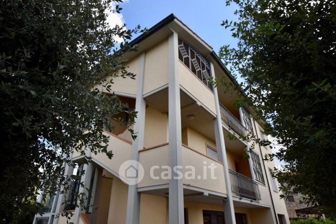 Casa indipendente in residenziale in 