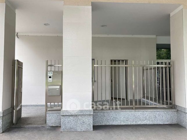 Ufficio in commerciale in Via Onorato Vigliani 32