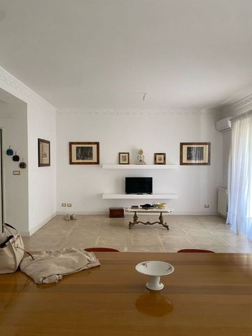 Appartamento in residenziale in Viale Teocrito
