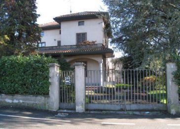 Casa indipendente in residenziale in Via Cremona Italo 36