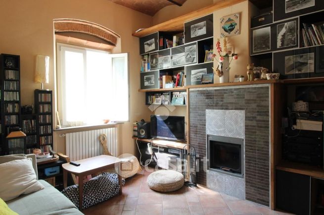 Rustico/casale in residenziale in Viale Gambacorti 86