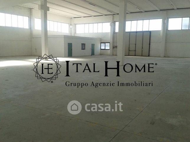 Capannone in commerciale in Via Alberto da Giussano