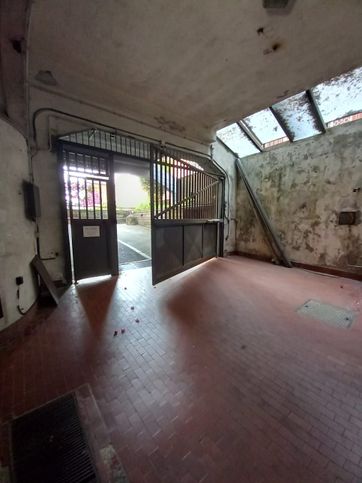 Box/posto auto in residenziale in Via Molveno 44