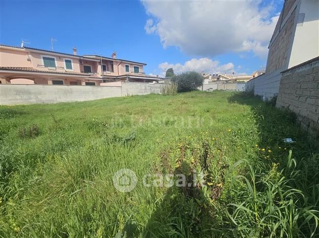 Terreno edificabile in residenziale in Via Rea Silvia