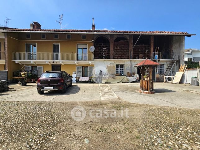 Casa indipendente in residenziale in Via Maestra 114