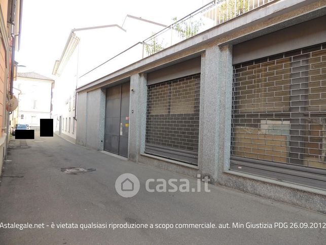 Box/posto auto in residenziale in Via del Pozzo 26