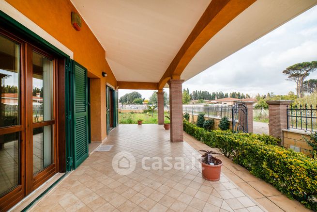Villa in residenziale in Piazza Sant'Anastasio