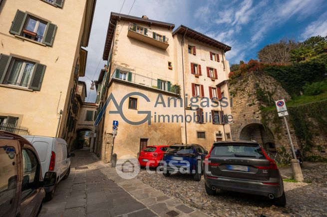 Appartamento in residenziale in Via Solata 3