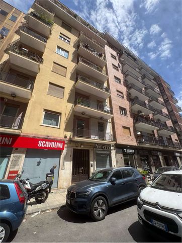 Ufficio in commerciale in Via Imperatore Federico 24