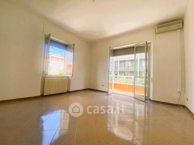 Appartamento in residenziale in Viale Giovanni Bovio 135