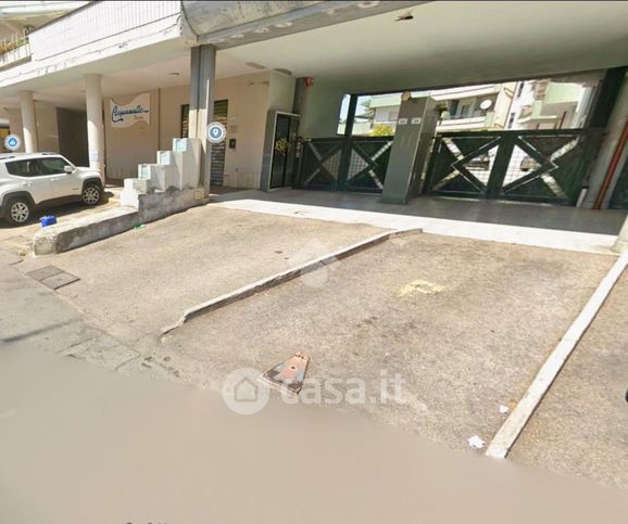 Box/posto auto in residenziale in Via Montegrappa 36