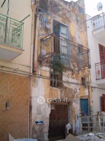 Casa indipendente in residenziale in Via di Salvo