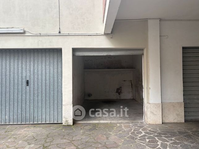 Box/posto auto in residenziale in Via San Godenzo