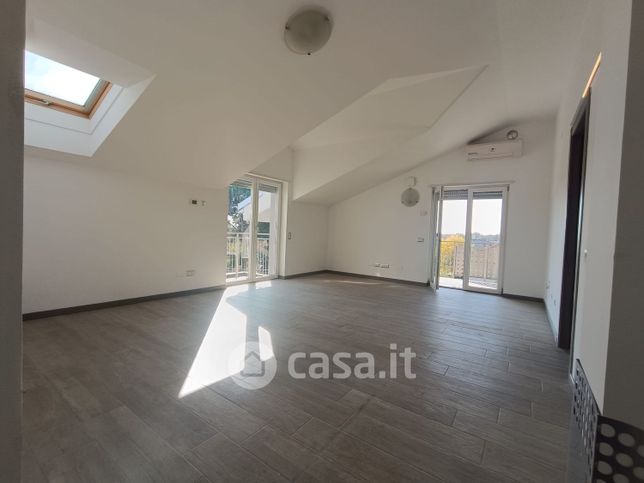 Appartamento in residenziale in Via Inglesina