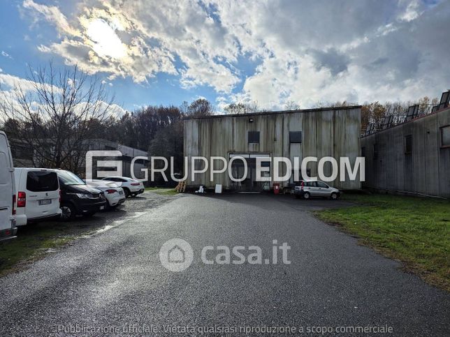Capannone in commerciale in Via Guido Rossa