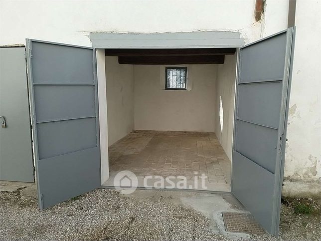 Box/posto auto in residenziale in 