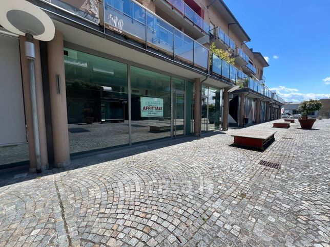 Attivitã /licenza (con o senza mura) in commerciale in Corso Canale 18 /V