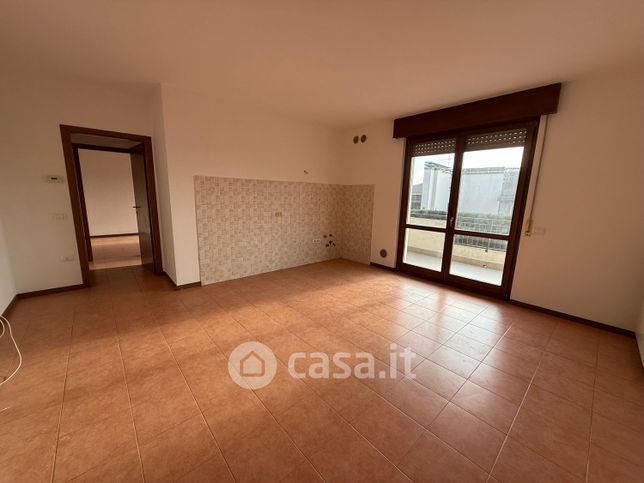 Appartamento in residenziale in Via Camporosolo