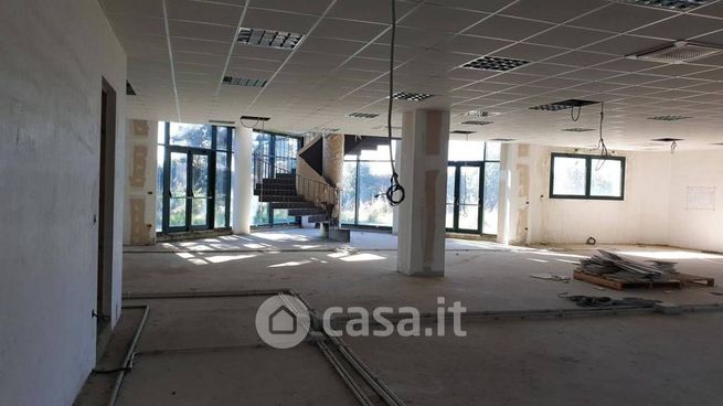 Ufficio in commerciale in Via Tuscolana 242